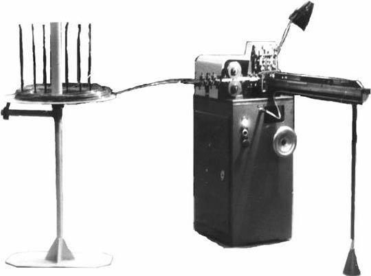 STAPLET MAKING MACHINE